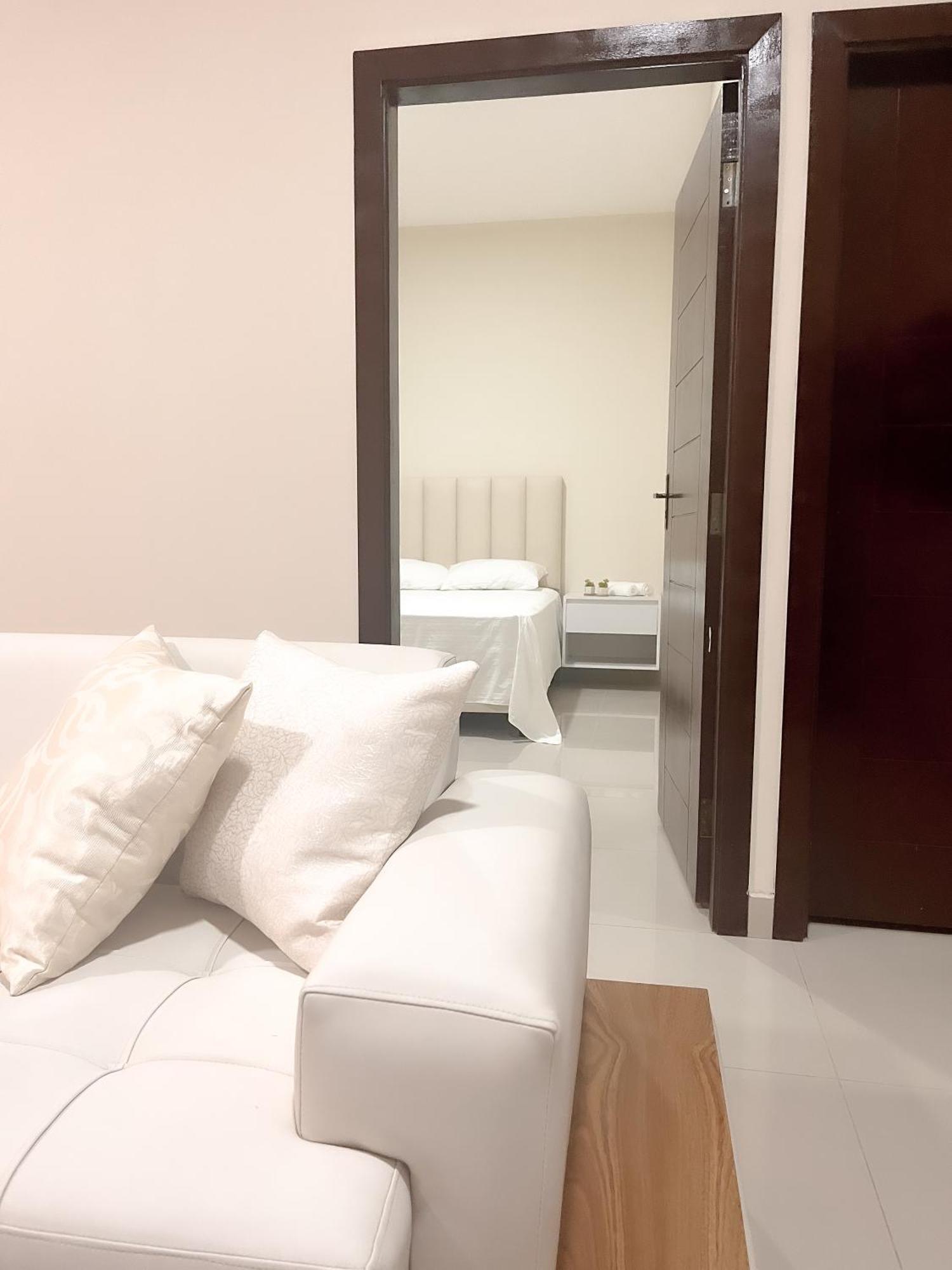 Suite Posada Express With Free Airport Shuttle Santa Cruz de La Sierra Exterior photo