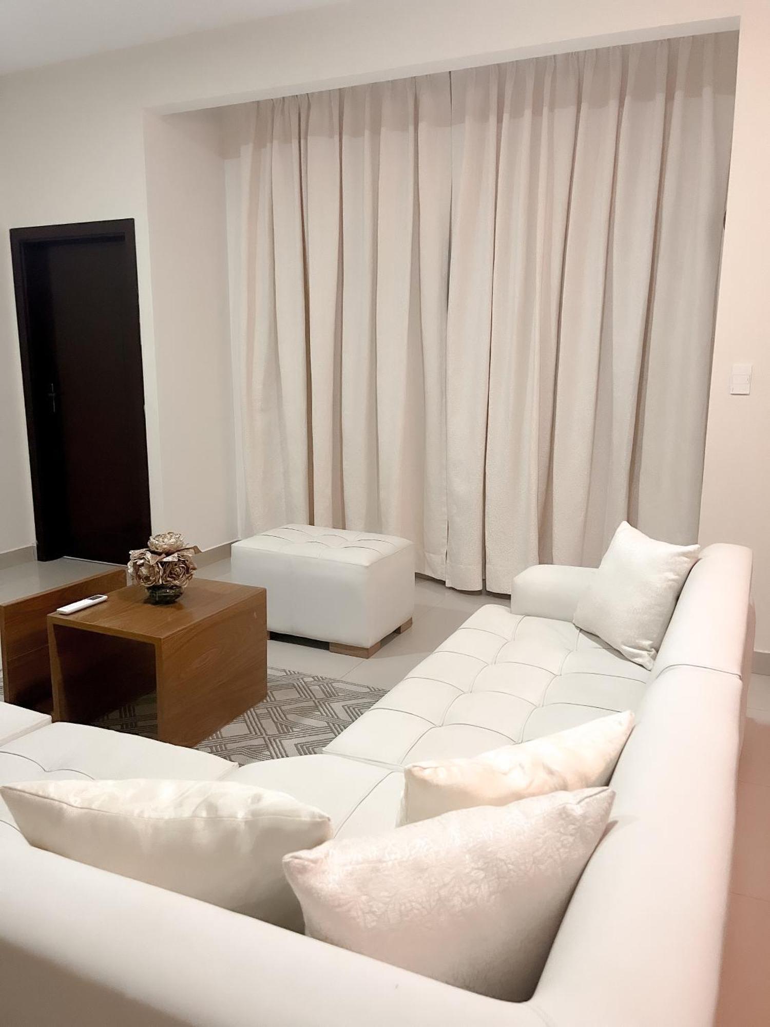 Suite Posada Express With Free Airport Shuttle Santa Cruz de La Sierra Exterior photo